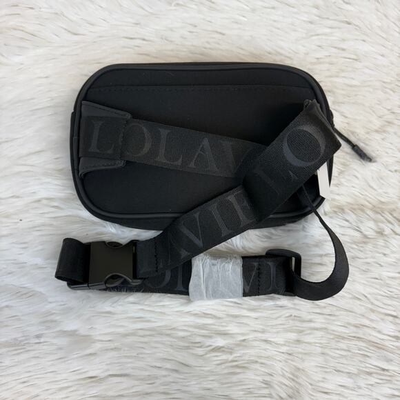 NWT Lolavie Black Belt Bag Fanny Pack Adjustable Strap Zip Closure - Picture 4 of 5